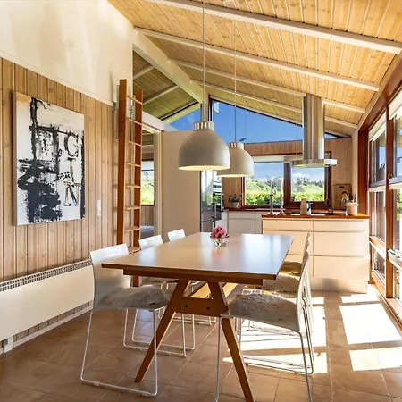 Ln2010-hjorring-strandgardsvej-20 *